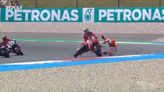 MotoGP: Marc Márquez sufre una caída surrealista y saldrá 17º en Assen