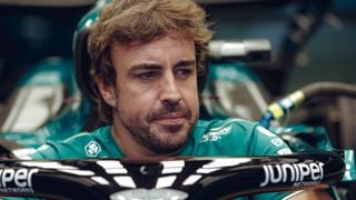 Fernando Alonso confirma sus dudas y desata los nervios en Aston Martin