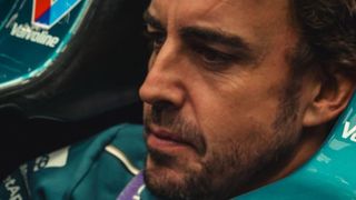 Felipe Drugovich por Fernando Alonso en Aston Martin