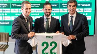 Isco exhibe motivación y 'pasa' de la rivalidad Betis-Sevilla: "Estoy sin teléfono"