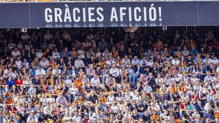 Cömert se libra en el Valencia-Real Madrid, pero Mestalla no