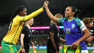 Brasil se vuelve a casa en primera ronda, Jamaica hace historia e Italia es eliminada en el 92'