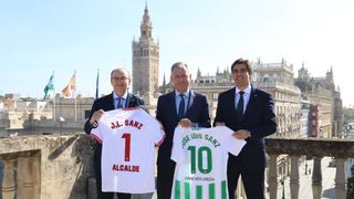 Al alcalde de Sevilla le "preocupa" la visita de los Biris al entrenamiento del Sevilla y ve al Betis "mejor, pero..."