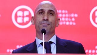 Luis Rubiales encuentra una vía de escape