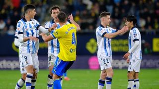 Toda la polémica del Cádiz - Real Sociedad: hasta tres penaltis reclamados 