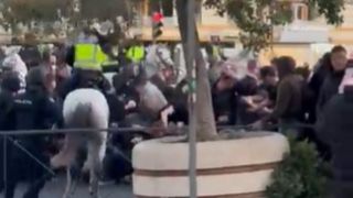 La Policía carga contra radicales del PSV en los aledaños del Sánchez-Pizjuán