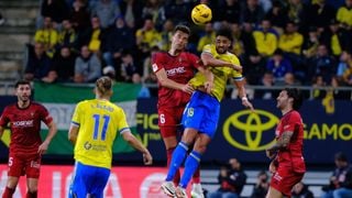 Alineaciones Osasuna-Cádiz: Alineaciones posibles de Osasuna y Cádiz en el partido de hoy de LaLiga