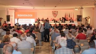 La Junta del Sevilla se calienta por los sueldos de los directivos
