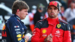 Ferrari echa el freno con Carlos Sainz y abre la puerta a Verstappen