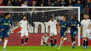 Sevilla 2-3 PSV: Tiro en el pie para que nada salga a derechas