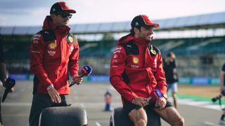Nuevo lío en Ferrari entre Leclerc y Sainz