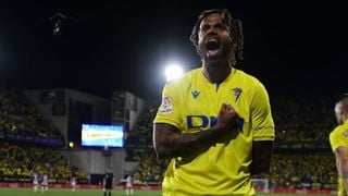 Cádiz 2-0 Valladolid: Bongonda da aire a los amarillos y hunde a los pucelanos