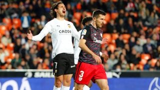 Cavani tensa la cuerda con el Valencia