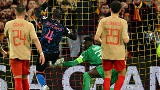 Lens 2-1 Sevilla: Condenado por sus errores, se consumó el desastre; adiós Europa