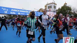 Si has corrido el Maratón de Sevilla, búscate en la galería más completa