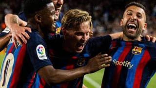 La camiseta blanca del Barcelona ve la luz y vuelve la polémica en el Camp Nou
