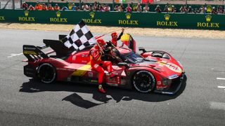 Ferrari tiñe de rojo las 24 Horas de Le Mans