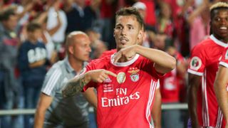 Grimaldo decide su futuro