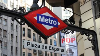 Un hombre amenaza con inmolarse en el Metro de Madrid