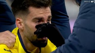 Las lágrimas de Álex Baena y la mofa del Santiago Bernabéu