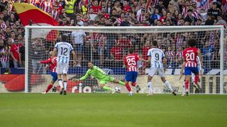 Atlético 2-1 Real Sociedad: Las manos y el VAR dan un polémico triunfo al Atlético