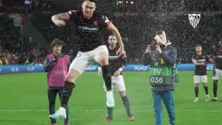 La rabia y celebración de Ocampos tras eliminar al PSV en su vuelta a Países Bajos