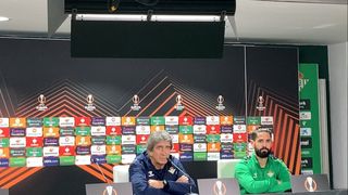 Isco habla de su papel como capitán, el "bonito sueño" de ganar la Europa League y una renovación "encaminada"