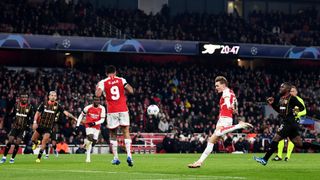6-0: Paseo del Arsenal que deja una última puerta entreabierta al Sevilla