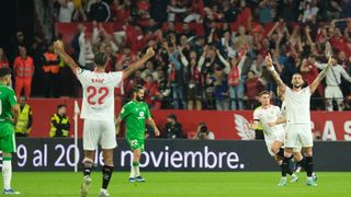 LaLiga denuncia al Sevilla por los insultos contra Isco Alarcón en el derbi