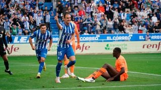 Alavés 1-0 Valencia: Mendizorroza se viste de fortín en un duelo marcado por la verticalidad