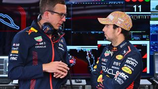 El futuro de Checo Pérez comienza a correr peligro en Red Bull