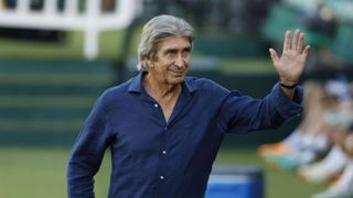 Pellegrini encuentra una solución para su defensa