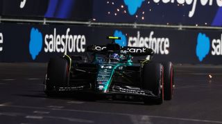 Clasificación GP de Las Vegas F1: Leclerc hace la pole, Fernando Alonso se desploma y Sainz asusta