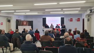 Accionistas Unidos pide un nuevo pacto en el Sevilla
