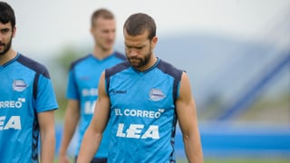 Sorpresa en el Alavés: Víctor Laguardia se retira del fútbol