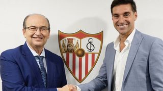 El Sevilla transmite "confianza a largo plazo" con Diego Alonso... "si hay resultados"