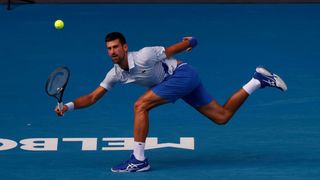 Djokovic cumple su amenaza en el Open de Australia