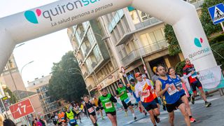 Quirónsalud repite como Healthcare Partner del Medio Maratón de Sevilla 2024