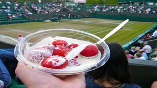 Wimbledon 2023: ¿Por qué se comen fresas durante el torneo?