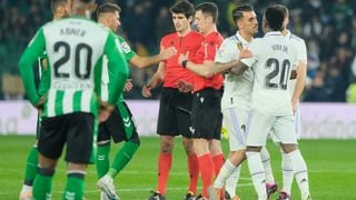 El árbitro designado para el Betis - Real Madrid levanta polvareda 