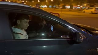 Alejo Véliz, lesionado, 'cazado' en el estadio del Sevilla