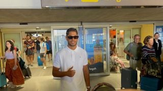 Ayoze llega a Sevilla para firmar por el Betis y viajar a Alemania