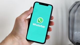 La forma para poder ver las fotos de visualización única de WhatsApp más de una vez