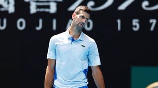 Djokovic la lía en Australia
