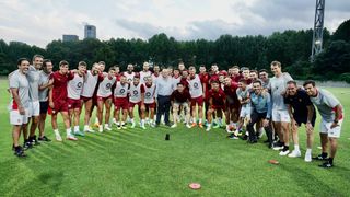 Música, bailes, K-POP y palacios, la otra cara de la marca Sevilla FC en Corea del Sur