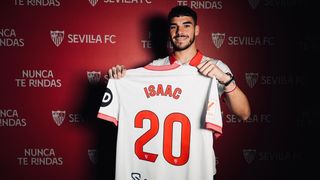 Otro delantero para el Sevilla: Isaac Romero coge el '20' de Fernando