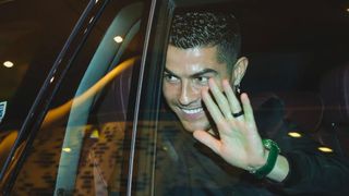 Cristiano Ronaldo sale de Arabia con un nuevo motivo para sonreír