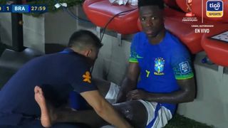 Vinicius se retira lesionado con Brasil y lanza un mensaje preocupante