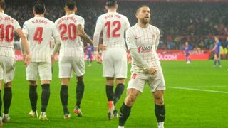 Cómo afecta la sanción del Papu Gómez al Sevilla FC