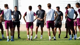 Tres bajas para el Sevilla en el tercer entrenamiento de Diego Alonso  